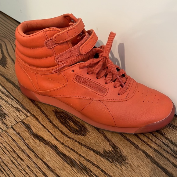 Reebok Women’s Freestyle Hi Top - Picture 2 of 4